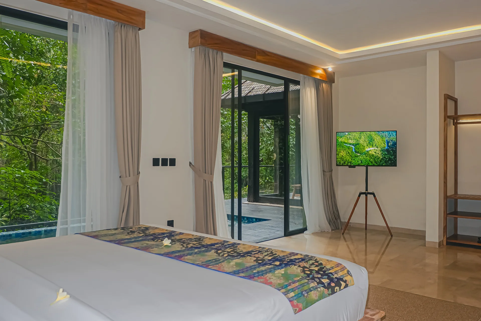 2BR River View with Heated Pool and Living Room